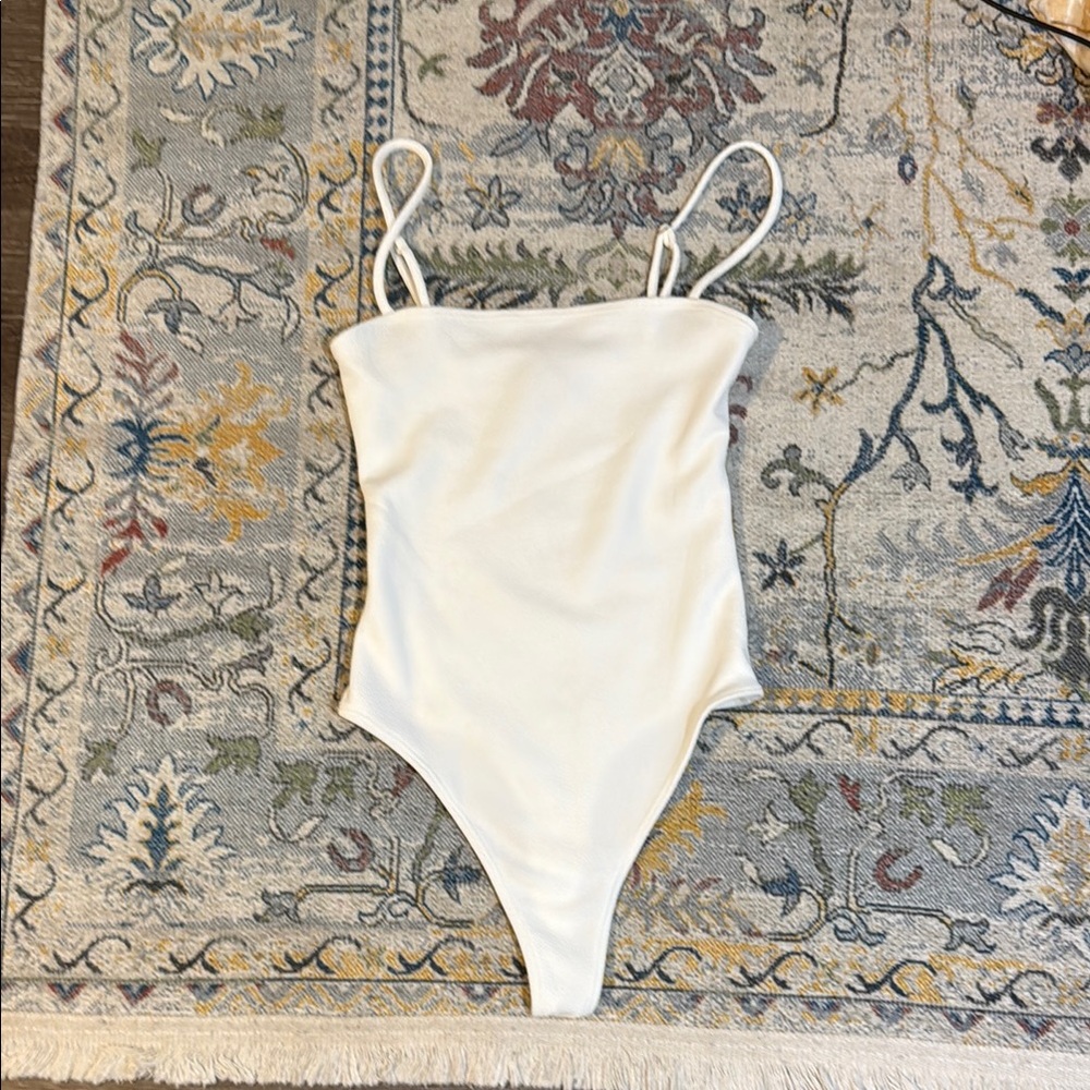 Show Me Your MuMu White Scoop Neck Ribbed Bodysuit